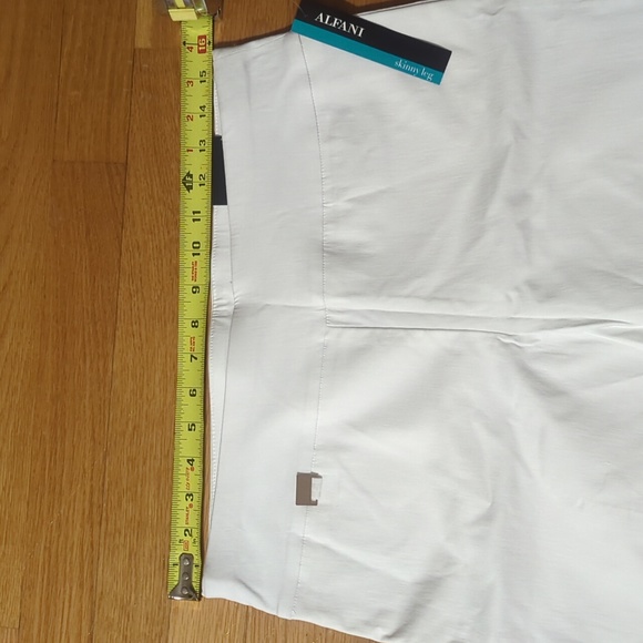 Alfani NWT Skinny Leg Tummy Control white pull on pants 10 petite 10P - Picture 7 of 13